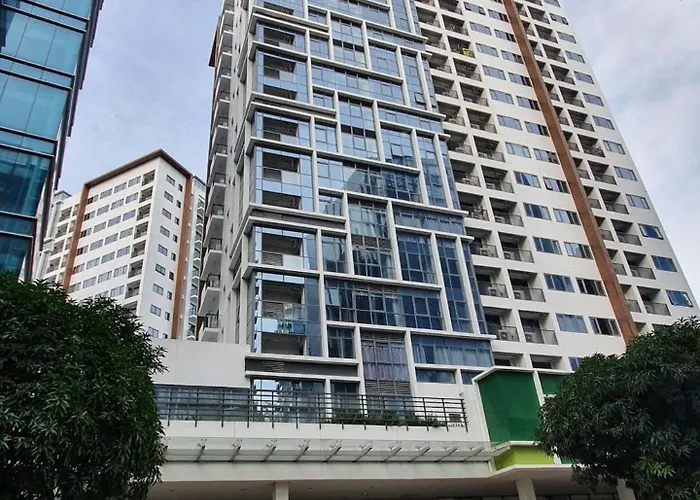 A Nice, Vibrant Place By The Apartment Lapu-Lapu City